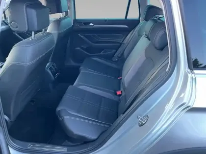 Photo 13 Volkswagen Passat  SW 2.0 TDI EVO SCR 200 DSG7 4Motion