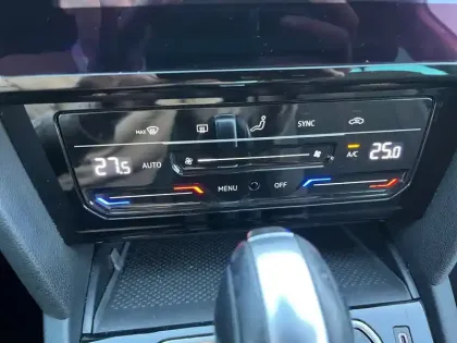 Photo 30 Volkswagen Passat  SW 2.0 TDI EVO SCR 200 DSG7 4Motion