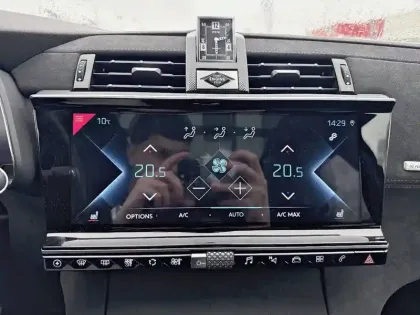 Photo 23 DS DS 7 DS7 Crossback Hybride E-Tense 225 EAT8