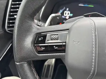 Photo 18 DS DS 7 DS7 Crossback Hybride E-Tense 225 EAT8