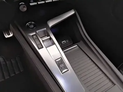 Photo 13 Peugeot 308  SW PureTech 130ch S&S EAT8