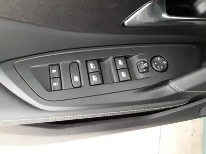 Photo 18 Peugeot 308  SW PureTech 130ch S&S EAT8