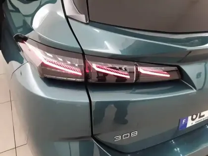Photo 16 Peugeot 308  SW PureTech 130ch S&S EAT8