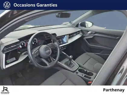 Photo 12 Audi A3  Berline 30 TFSI 110