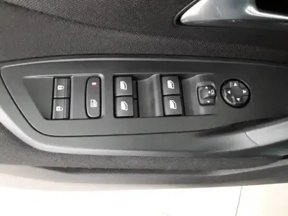 Photo 39 Peugeot 308  SW BlueHDi 130ch S&S EAT8