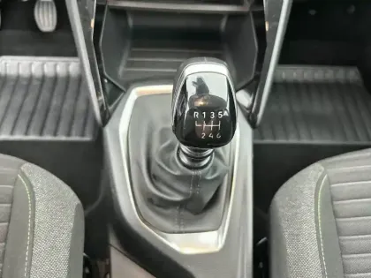 Photo 13 Peugeot 208  PureTech 100 S&S BVM6