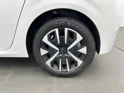 Photo 12 Peugeot 208  PureTech 100 S&S BVM6