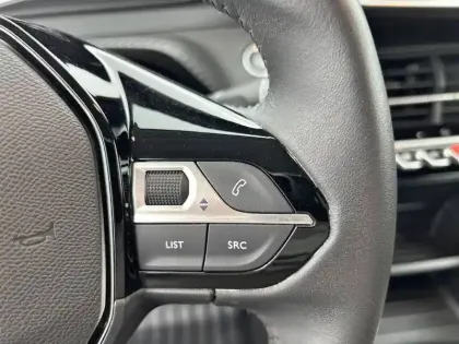 Photo 19 Peugeot 208  PureTech 100 S&S BVM6