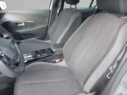 Photo 10 Peugeot 208  Electrique 50 kWh 136ch