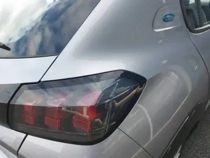 Photo 16 Peugeot 208  Electrique 50 kWh 136ch