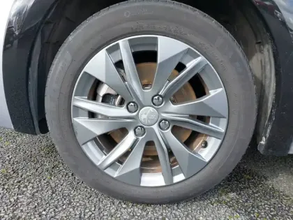 Photo 12 Peugeot 208  Electrique 50 kWh 136ch