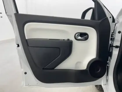Photo 10 Renault Twingo  III Achat Intégral - 21