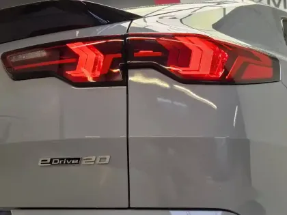 Photo 10 BMW X2 i eDrive20 204ch BVA