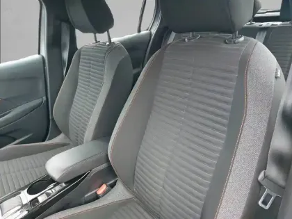 Photo 10 Peugeot 208  Electrique 50 kWh 136ch