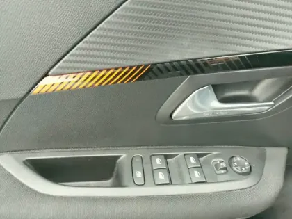 Photo 18 Peugeot 208  Electrique 50 kWh 136ch