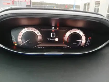 Photo 10 Peugeot 3008  PureTech 130ch S&S EAT8