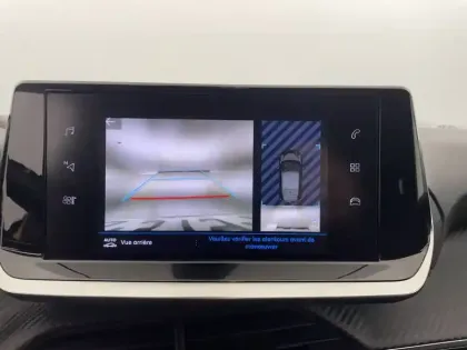 Photo 48 Peugeot 208  PureTech 100 S&S BVM6