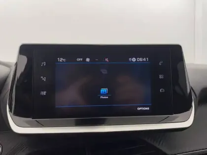 Photo 97 Peugeot 208  PureTech 100 S&S BVM6