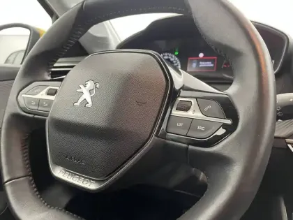 Photo 106 Peugeot 208  PureTech 100 S&S BVM6