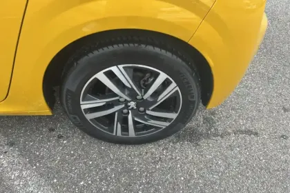 Photo 11 Peugeot 208  PureTech 100 S&S BVM6