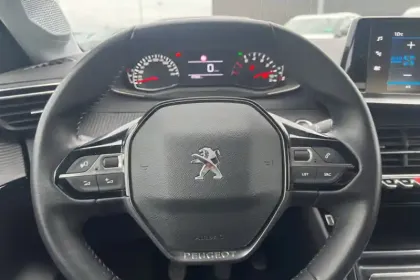 Photo 16 Peugeot 208  PureTech 100 S&S BVM6