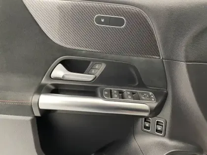 Photo 57 Mercedes GLA  250 e 8G-DCT