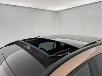 Photo 61 Mercedes GLA  250 e 8G-DCT