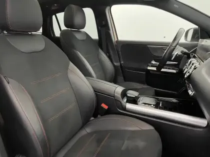 Photo 58 Mercedes GLA  250 e 8G-DCT