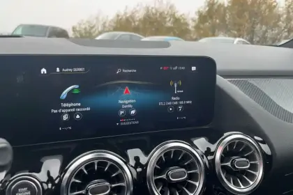 Photo 16 Mercedes GLA  250 e 8G-DCT