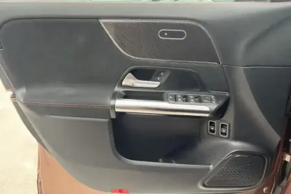 Photo 20 Mercedes GLA  250 e 8G-DCT