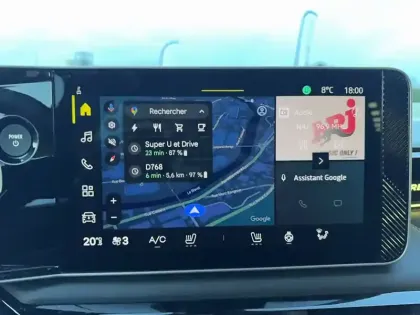 Photo 8 Renault 5 Renault  E-Tech Electrique 10 ch autonomie confort