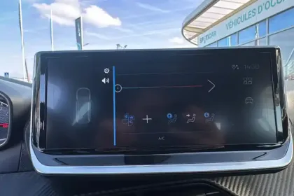 Photo 27 Peugeot 208  PureTech 75 S&S BVM5