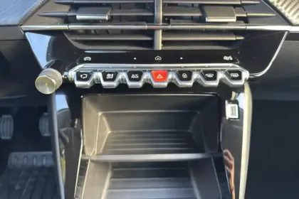 Photo 22 Peugeot 208  PureTech 75 S&S BVM5