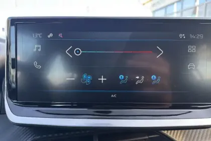 Photo 20 Peugeot 208  PureTech 75 S&S BVM5