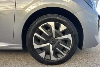 Photo 13 Peugeot 208  PureTech 75 S&S BVM5