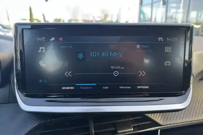 Photo 18 Peugeot 208  PureTech 75 S&S BVM5