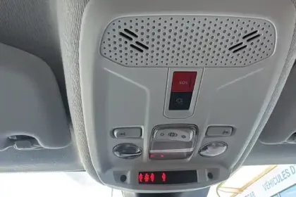 Photo 26 Peugeot 208  PureTech 75 S&S BVM5