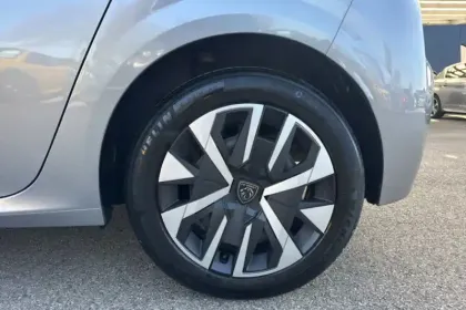 Photo 11 Peugeot 208  PureTech 75 S&S BVM5