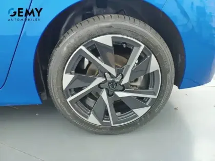 Photo 10 Peugeot 308  PureTech 130ch S&S EAT8