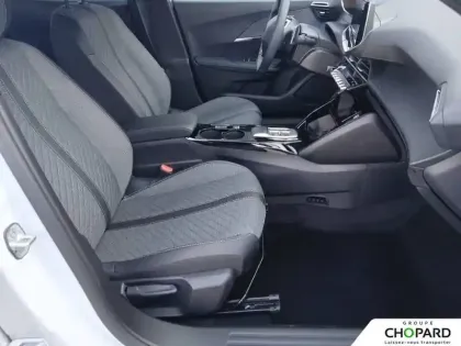 Photo 47 Peugeot 2008  Hybrid 145 e-DCS6