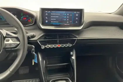 Photo 145 Peugeot 2008  Hybrid 145 e-DCS6