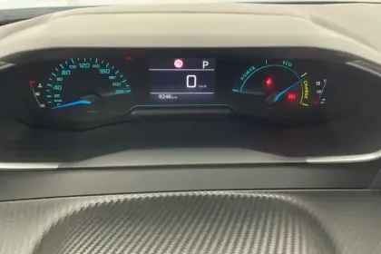 Photo 42 Peugeot 2008  Hybrid 145 e-DCS6