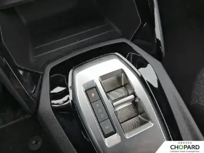 Photo 21 Peugeot 2008  Hybrid 145 e-DCS6