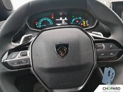 Photo 15 Peugeot 2008  Hybrid 145 e-DCS6