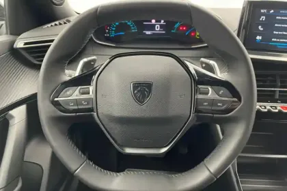 Photo 44 Peugeot 2008  Hybrid 145 e-DCS6