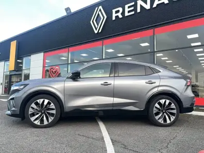 Photo 17 Renault Rafale  E-Tech full hybrid 200ch