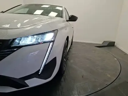 Photo 35 Peugeot 308  PureTech 130ch S&S EAT8