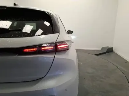 Photo 34 Peugeot 308  PureTech 130ch S&S EAT8