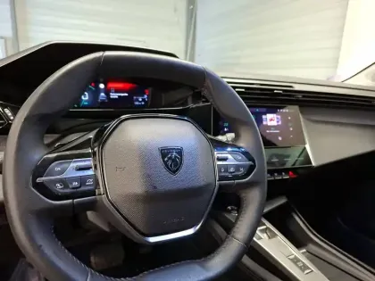 Photo 15 Peugeot 308  PureTech 130ch S&S EAT8