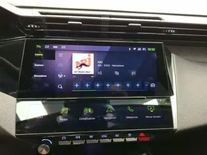 Photo 21 Peugeot 308  PureTech 130ch S&S EAT8